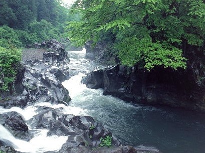 2023年07月―顧みて、恥じることない 足跡を山に　残したろうか 永遠の 水面の光 増す夢を 河に浮かべたろうか