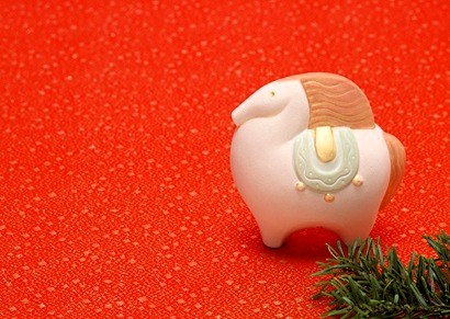 2026年01月―午年の 願いをかける 初日の出 のぞむところは　万里の彼方 詠み人：ささやかな人生を送るシニアスタッフ